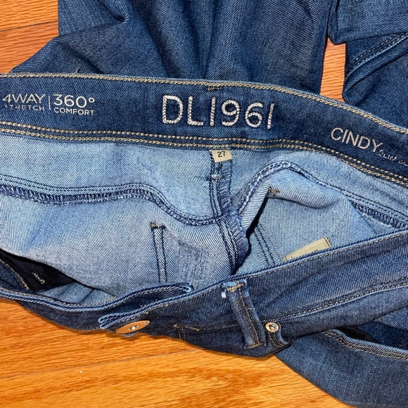 DL 1961 Cindy Slim Bootcut Jeans - Picture 3 of 3